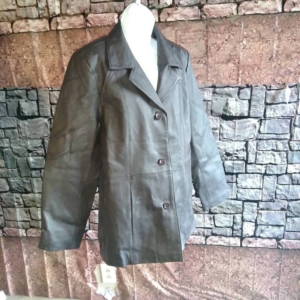Dialogue leather jacket sz large